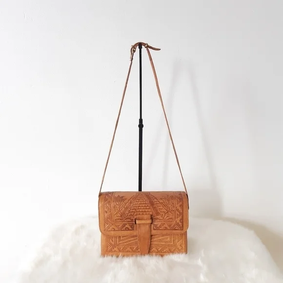 PYMSA | Vintage Hand Tooled Cowhide Leather Shoulder Bag - Tan - Picture 15 of 15